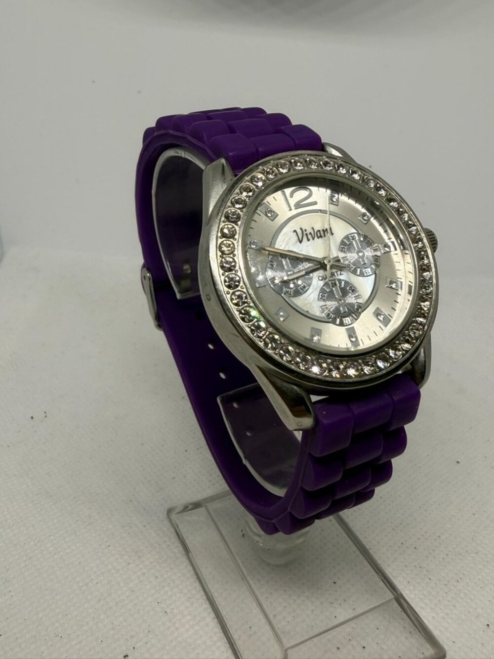 Vivani Women's Silver-Tone Crystal Bezel Purple Rubber Band Analog Quartz Watch - Picture 8 of 11
